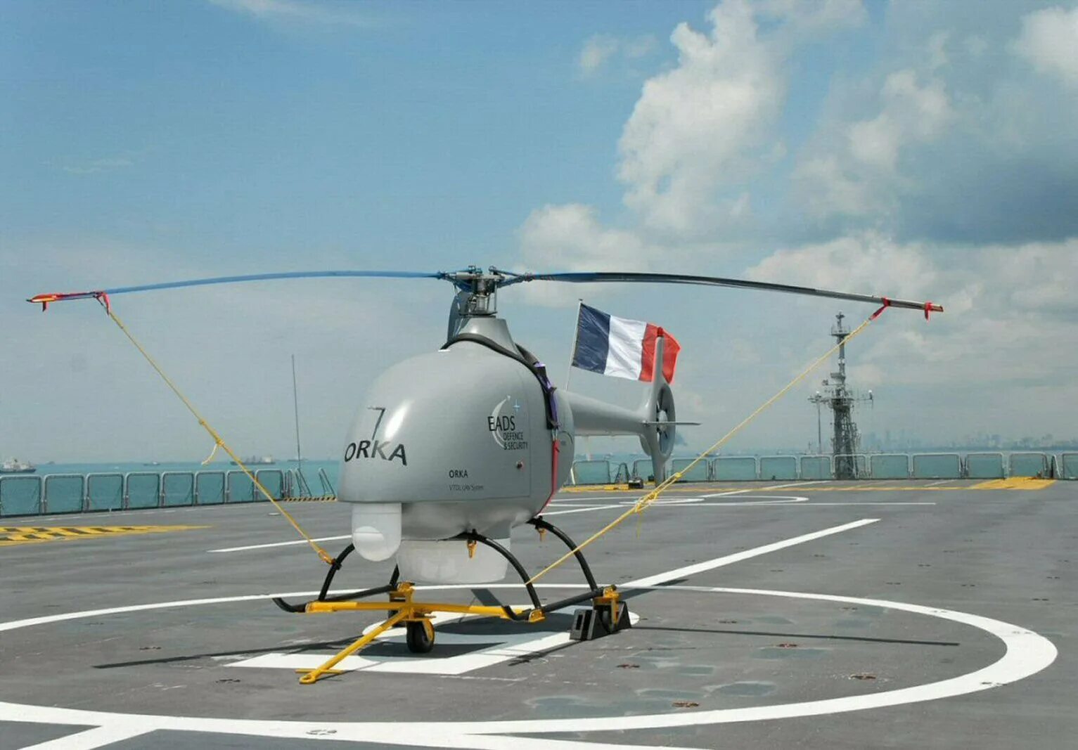 Автономный беспилотный. Однороторный дрон – беспилотный вертолет. БПЛА smartheli-350. БПЛА vsr700. Вертолет БПЛА Барракуда.