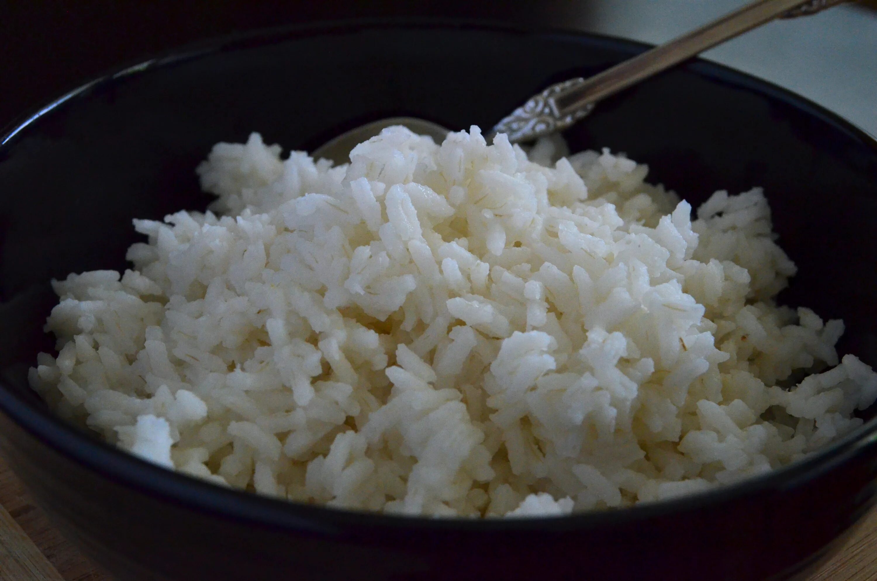 Рис басмати, 100 грамм. Рис в кастрюле. Рис отварной рассыпчатый. Рассыпчатый рис в кастрюле.