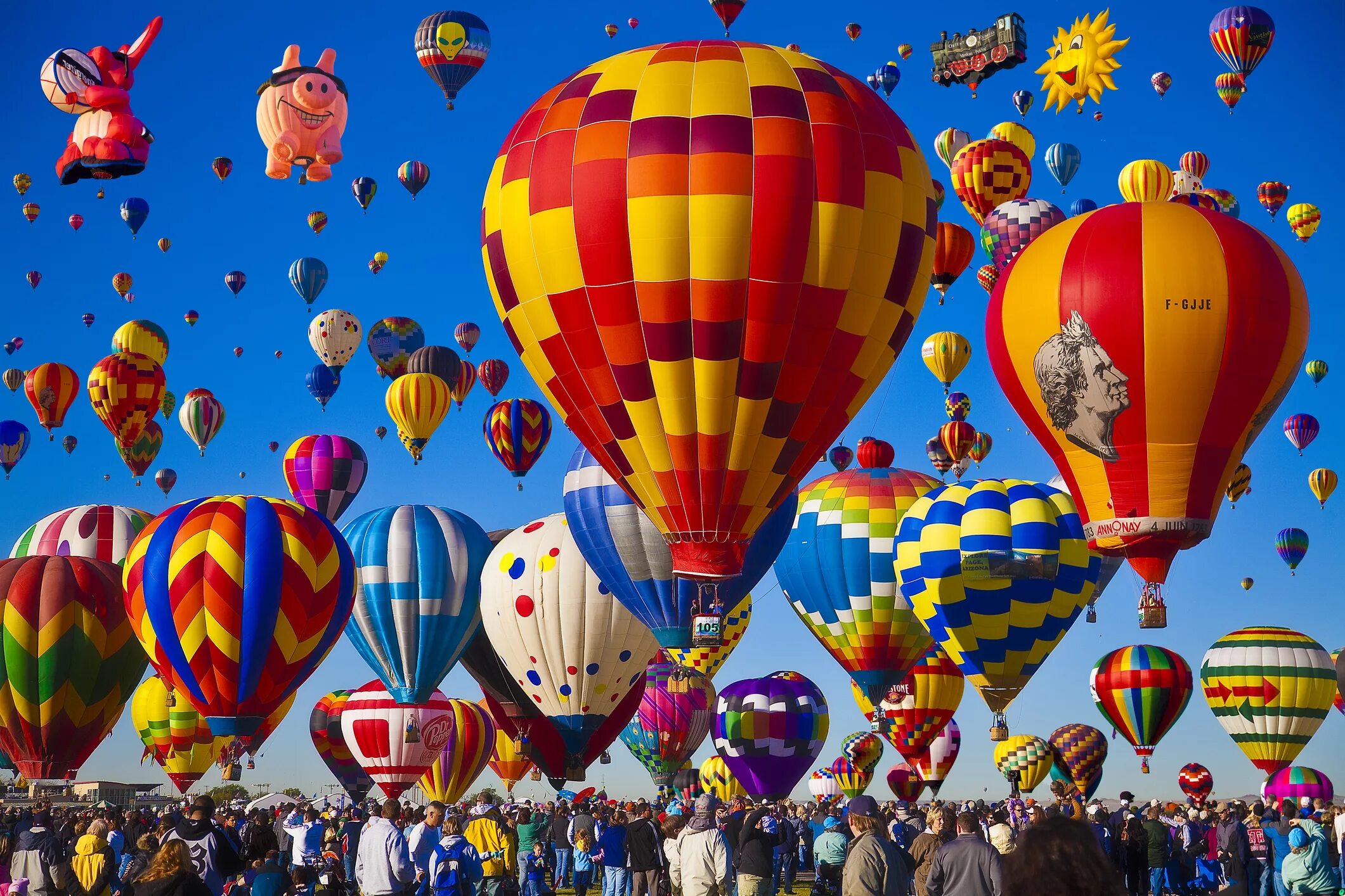Где есть воздушные шары. Международная Фиеста воздушных шаров в Альбукерке. Международный фестиваль воздушных шаров в Альбукерке. Фестиваль воздушных шаров в Нью-Мексико. Фестиваль воздушных шаров в Альбукерке 2022.