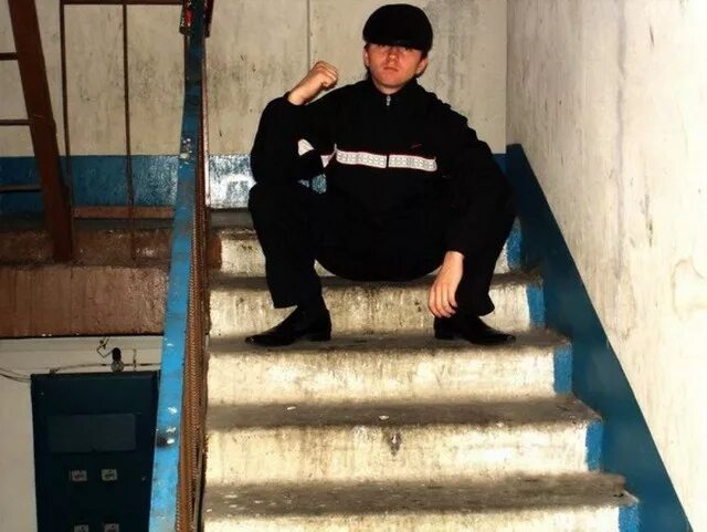 гопники в подъезде. гопники в подъезде. гопники. гопники в подъезде. гопники в падике.