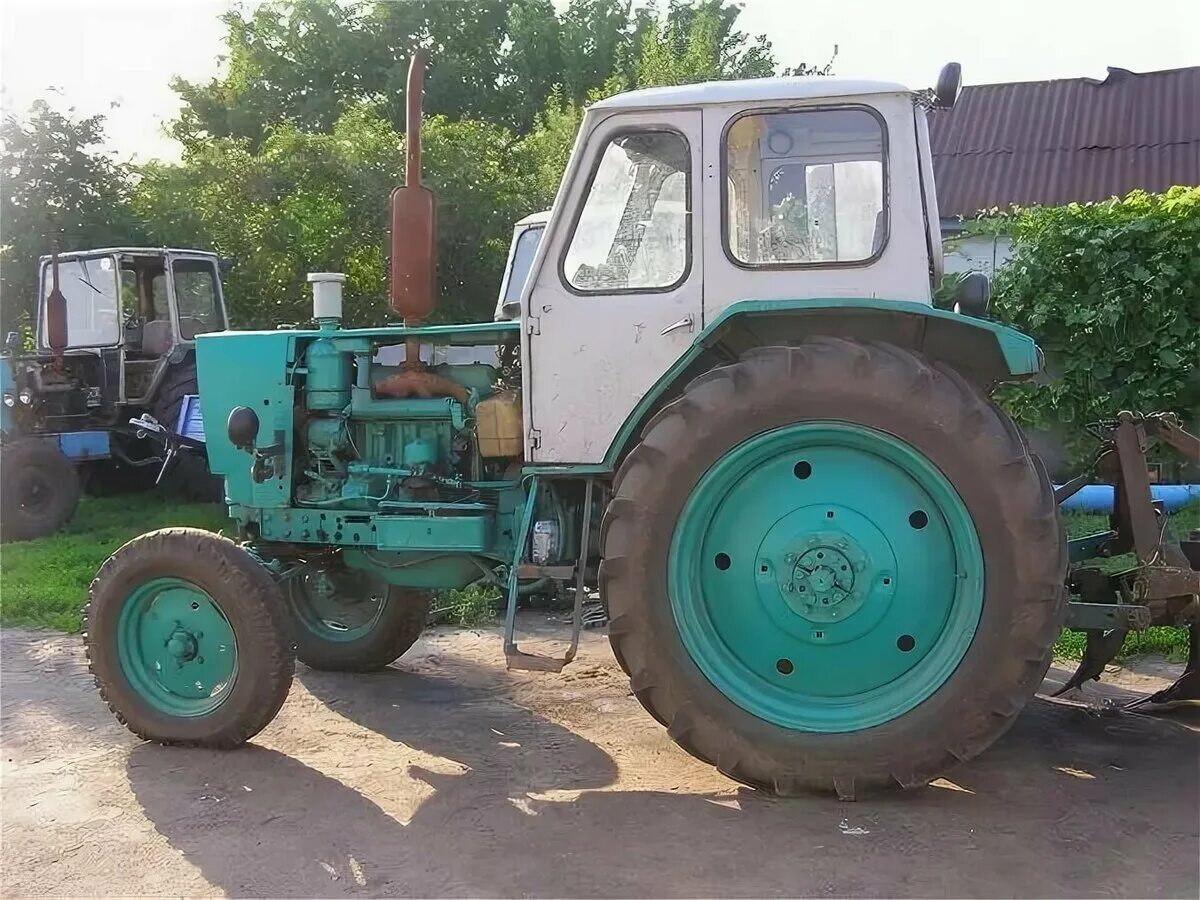 Трактор юмз в крае. Юмз 8242. Трактор колесный юмз-6л. Юмз 6 ал. Трактор юмз в крае.