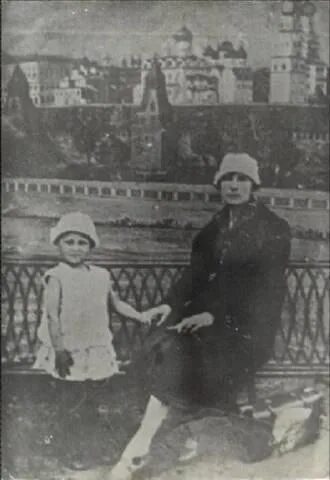 Любовь тимофеевна космодемьянская. Мемориальный парк коломна. 25 октября в истории. Детские стихи. Коломна вечный огонь памятник.