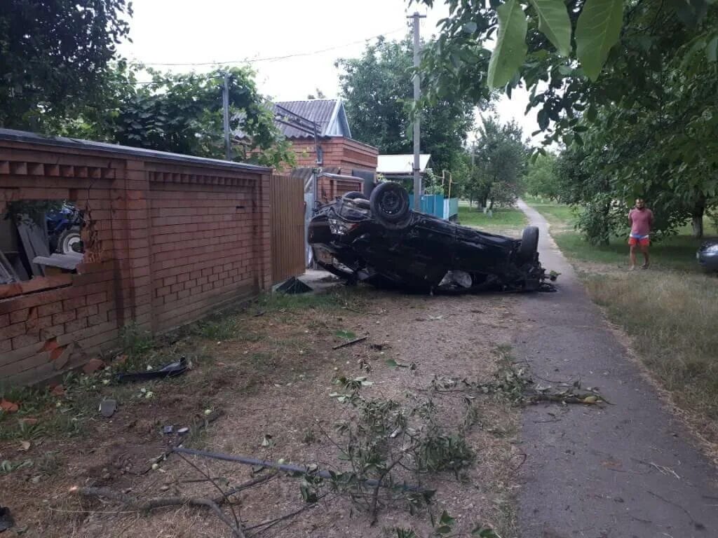 Станица советская новокубанский район. ДТП В Советской Новокубанского района. Авария в Советской Новокубанского района Краснодарского края. Станица Советская Краснодарский край Новокубанский район. Автоавария в Новокубанске 7 июня 2020.