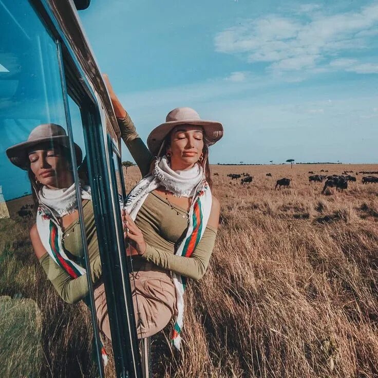 Блоггеры девушки. Тревел блоггеры россии. Интересные путешествия блоггеры. Тревел блогеров птушкин. Travel блоггер.