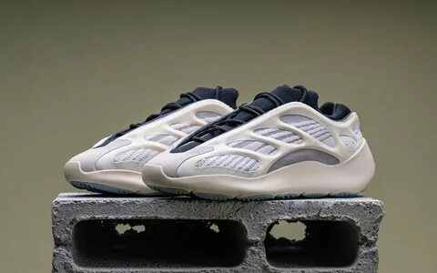 Yeezy 700 v3
