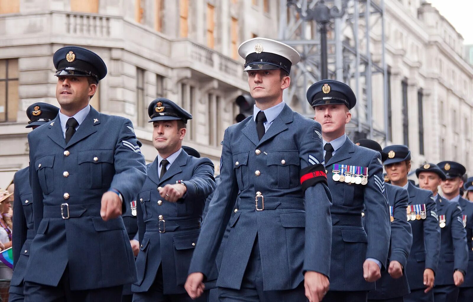 Королевские военно-воздушные силы (Royal Air Force):. Форма королевских ВВС Великобритании. Офицеры ВВС Великобритании. Парадная форма ВВС Великобритании. Полиция военного времени