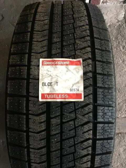 Близак айс. Bridgestone Blizzak Ice. Bridgestone 245/40r19 98t XL Blizzak Ice TL. Bridgestone Blizzak Ice 205/55 r16. Шины Бриджстоун близак айс r16.