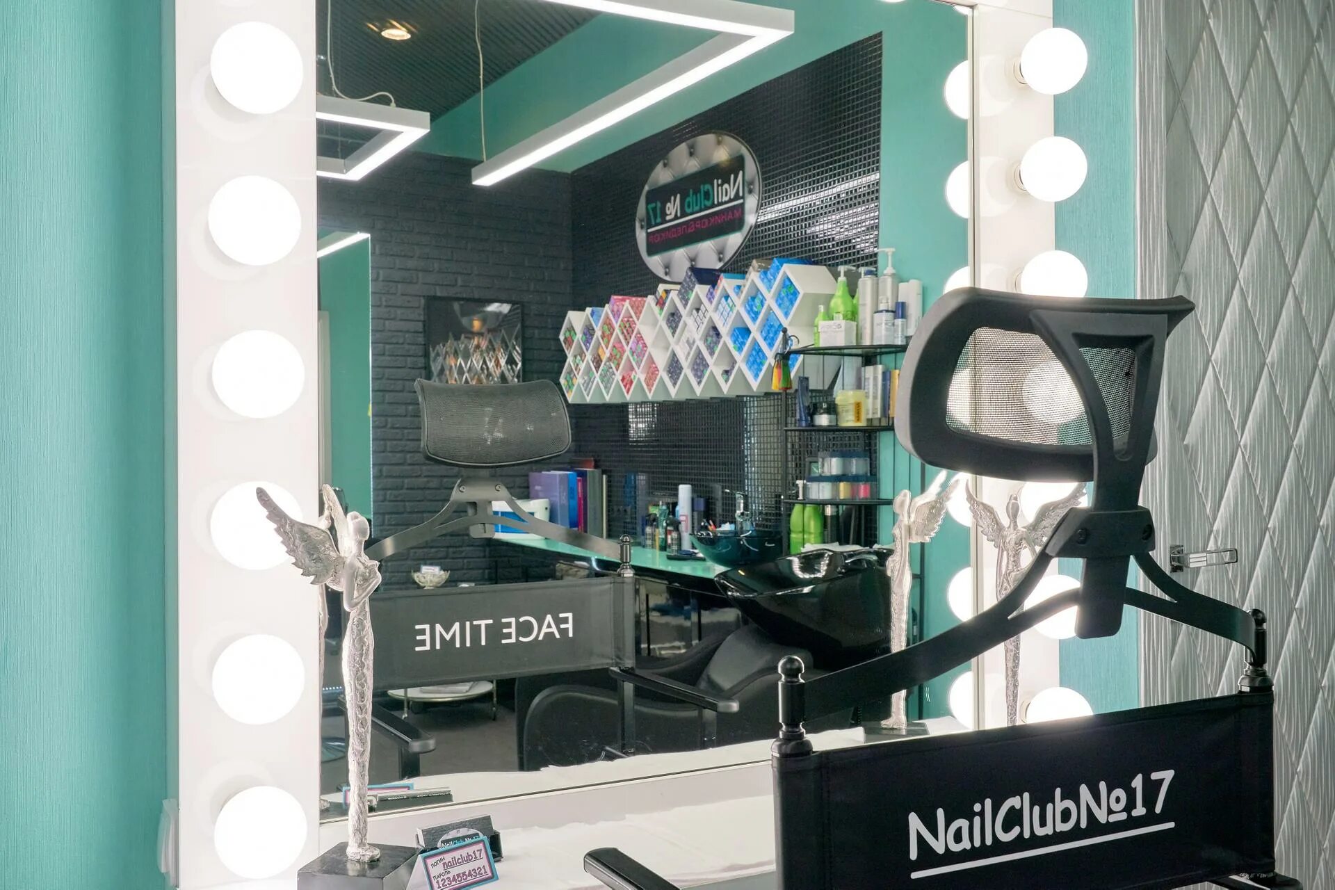 NAILCLUB 17 Бадаева. Nail Club 17 на Бадаева. Nailclub17 Санкт-Петербург. NAILCLUB 17 Бадаева с улицы.