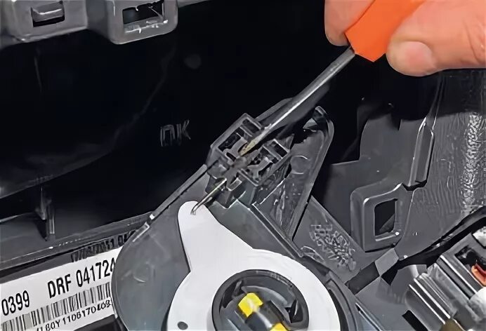 Блок управление двигатель hyundai solaris 2015 год. Разъём эбу киа рио. Хенде солярис датчик расхода воздуха. Блок эбу киа рио 3. Неисправности стеклоподъемника солярис.