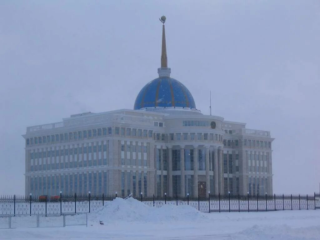 Ак орда территория. АК Орда. Акорда резиденция президента Республики Казахстан вид сверху. Акорда резиденция зимой. Резиденция президента Республики Башкортостан.