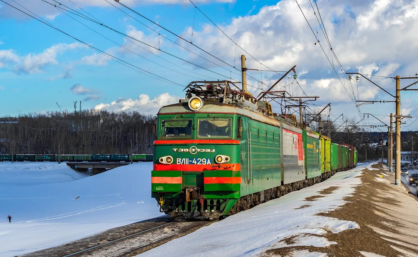 Электровоз вл11м. Вл11 электровоз пассажирский. Вл11 405. Вл11м станция Дербент. Вл11 Щербинка.