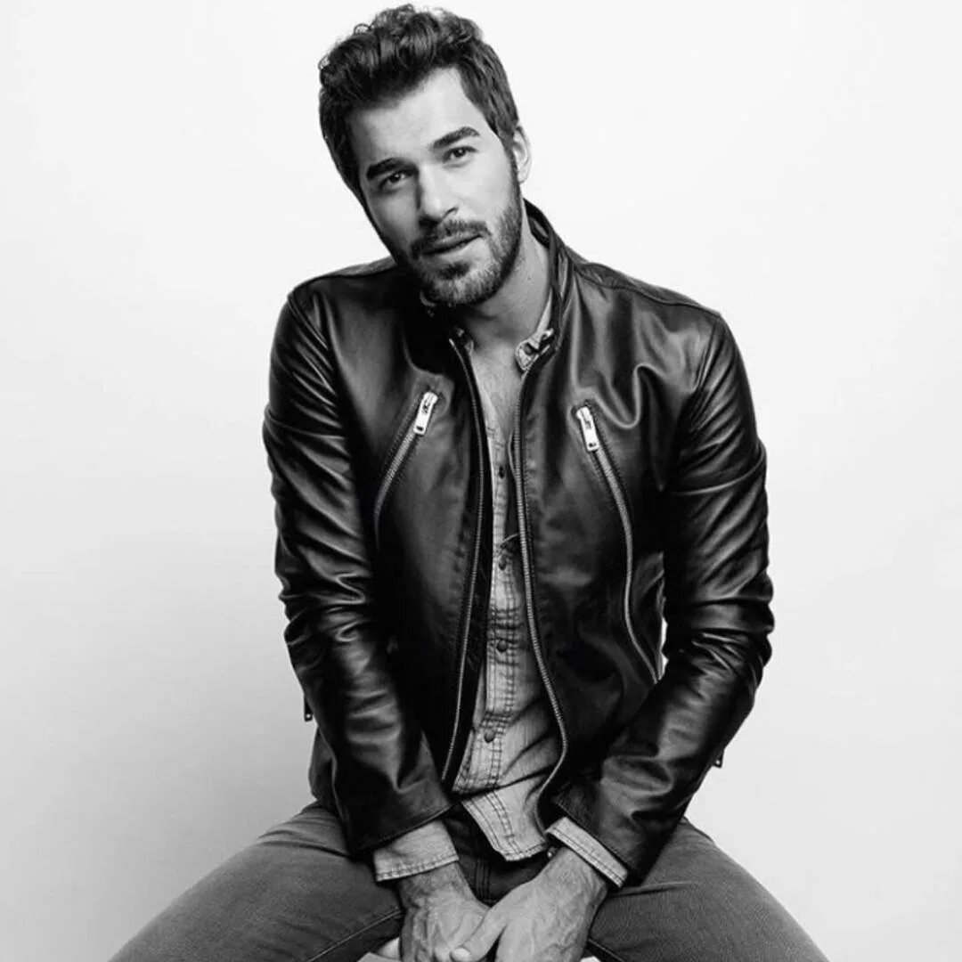 Юсуф чим биография. Турецкий актер юсуф чим. Бурак юсуф. Юсуф салумбеков. Юсуф джим.