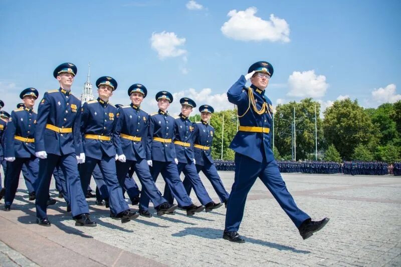 Военно воздушная академия г воронеж. Академия ВУНЦ ВВС ВВА Воронеж. Курсанты ВУНЦ ВВС ВВА Воронеж. ВУНЦ ВВС ВВА Воронеж выпускной 2021. Выпуск ВУНЦ ВВС ВВА 2021 Воронеж.