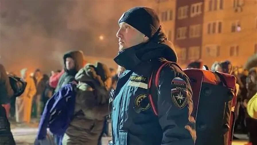 Спасатели 9. Форма добровольцы спасатели. скорая помощь мчс. всероссийский корпус спасателей куртки. вскс обеспечивали безопасность на крестинских купаниях.