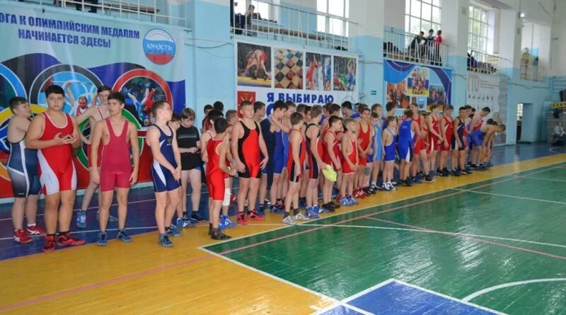 борцы на сборах. детская юношеская спортивная школа по вольной борьбе. дюсш греко римская борьба. сдюсшор. греко римская борьба балашов.