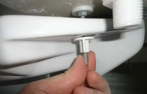 Как крепится бачок