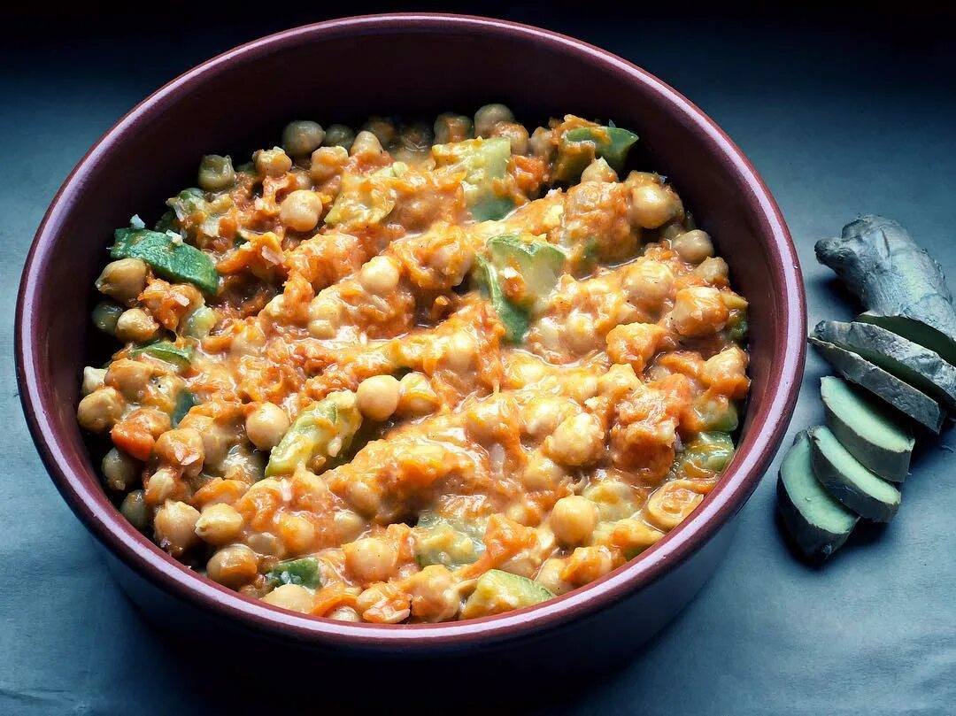 Chick Pea Salad with Artichokes and Sun Dried Tomatoes Summer salad recipes, Pea