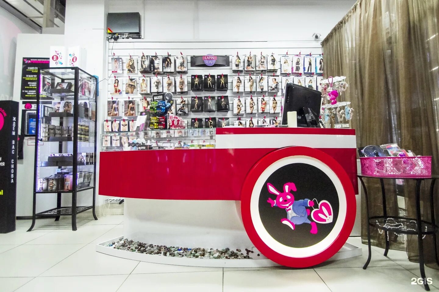 Пинкреббит санкт петербург музей. Магазин pink rabit санкт петербург. Пинк спб. Розовый кролик. Розовый кролик магазин укрепления семьи.