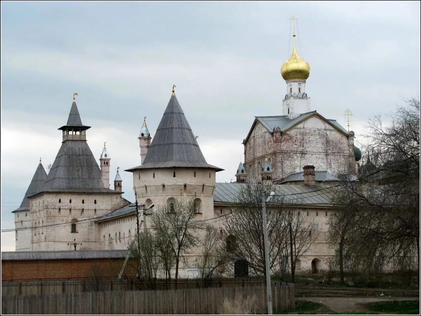 Церковь спаса на сенях ростовского кремля. Церковь спаса на сенях ростов. Академия динамо москва. Церковь николая чудотворца на всполье. Площадь советов ростова на дону.