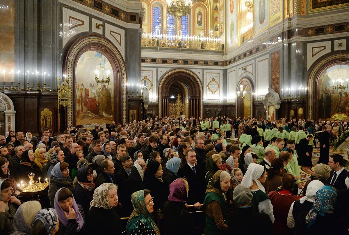 церковное служение. прихожане в храме христа спасителя. чин торжества православия в храме христа спасителя в2021г. служение в храме спасителя. богослужение в храме христа спасителя в москве.
