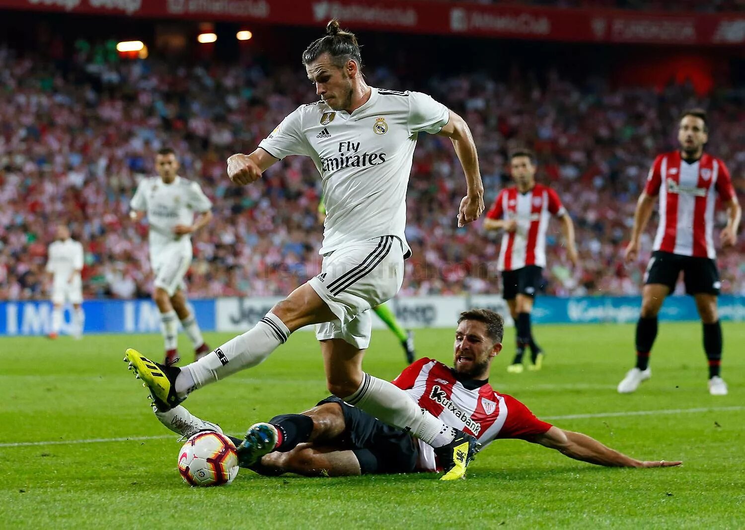 Атлетик мадрид атлетик бильбао счет. Реал Мадрид Атлетик. Real Madrid Atletico Madrid Live. SOLAZA real. F.C.,real Madrid 1902 tarkibi.