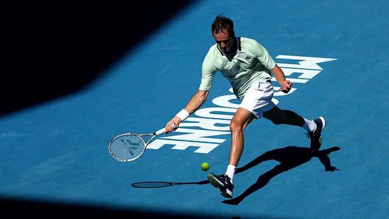 Оже Альясим Australian open. Australian open 1980 гана мандликова. Трансляция матча медведев