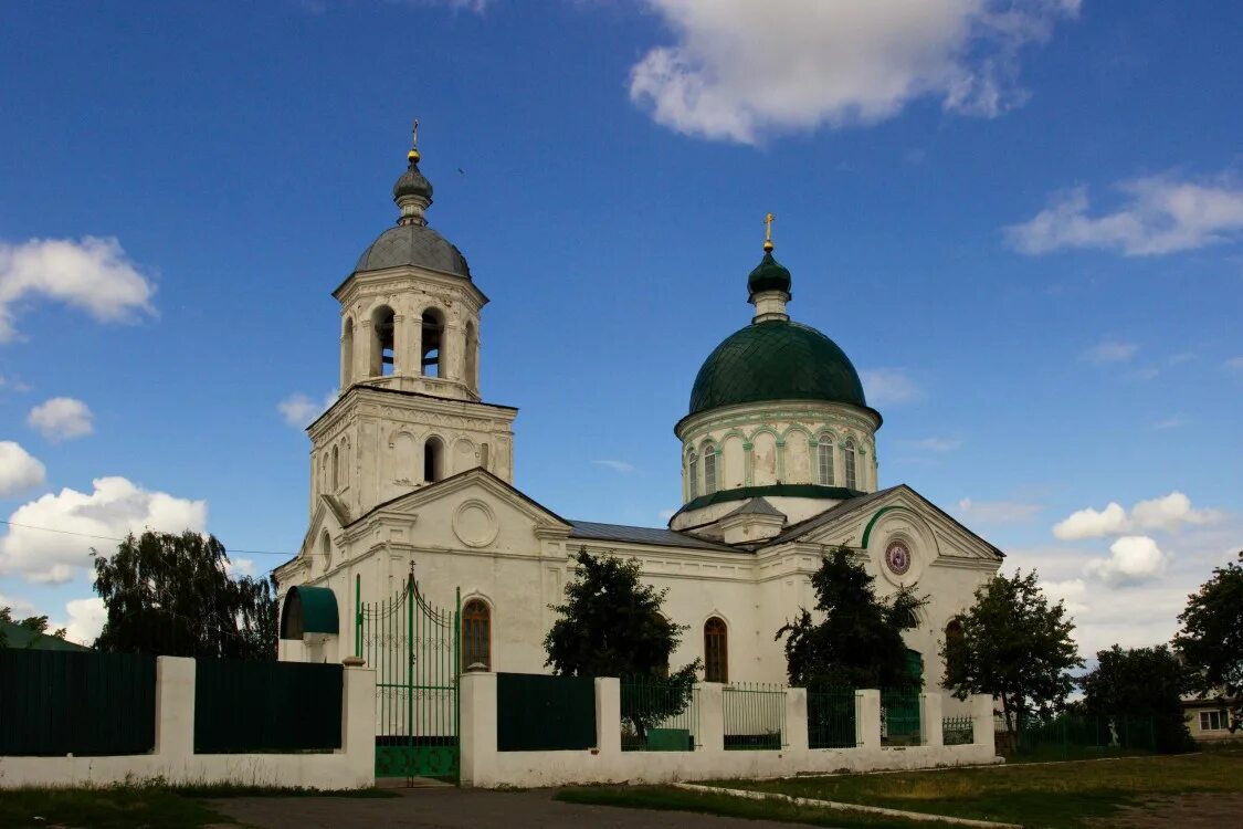 Свято Троицкий храм Мишкино. Курганская. Церковь Троицы Живоначальной. Поселок Мишкино Курганской области. Мишкинская Церковь Курганской области. Поселок мишкино