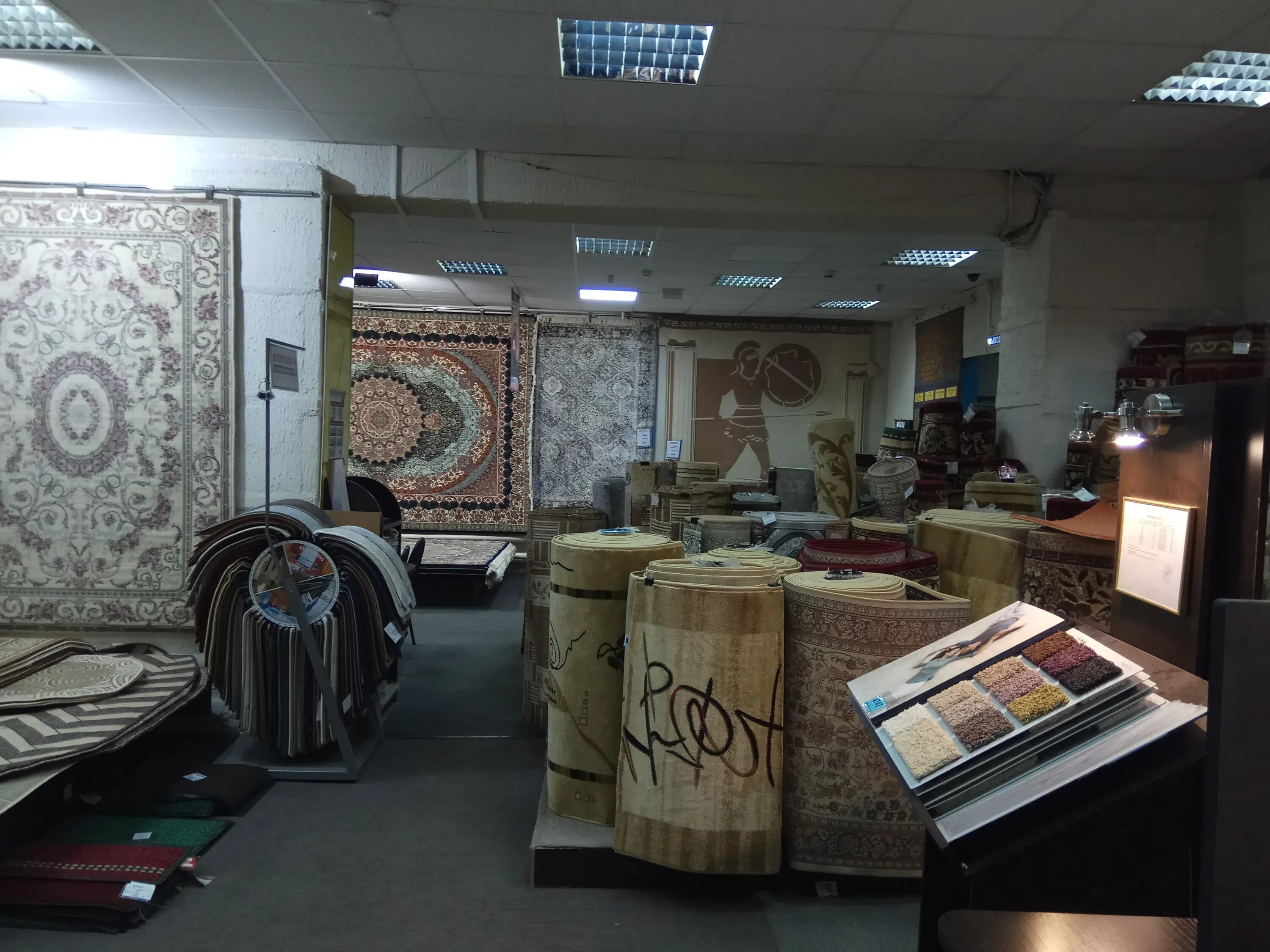 большое поступление ковров. ковры в туле адреса. ковры на центральном рынке. ковры в туле адреса. ковровый центр якутск.