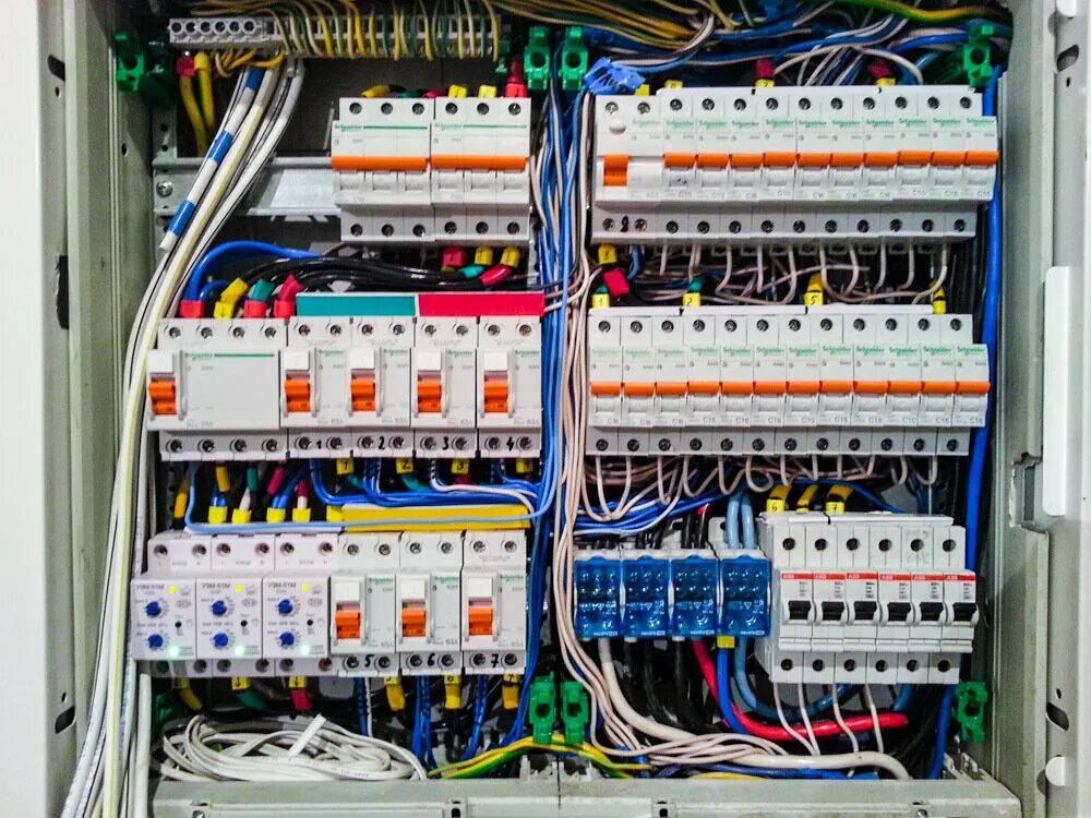 электрика. электрик. электрика по квартире. электрика для дома. электрика в квартире.