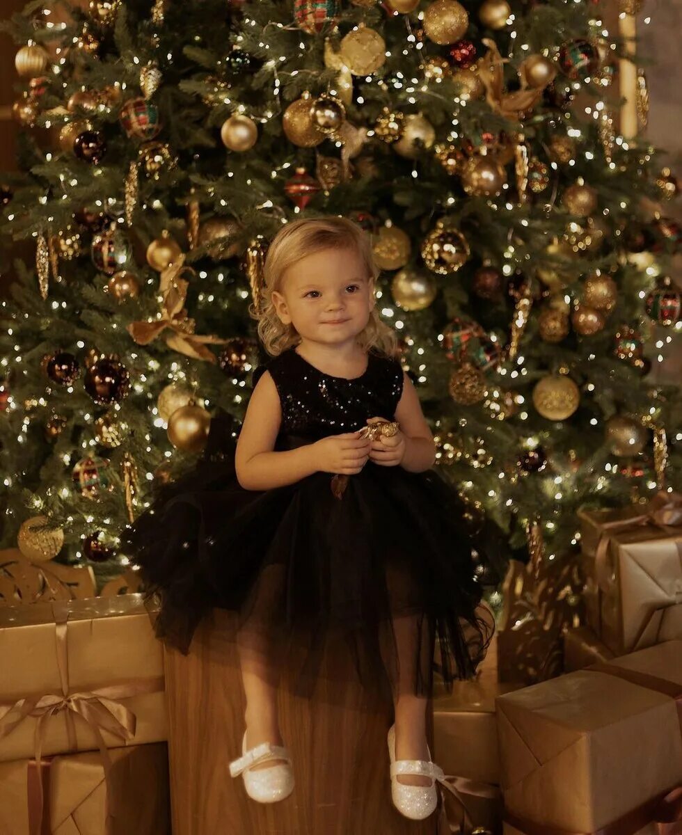 2 летняя внучка. Внучка марины зудиной и олега табакова фото. 2 летняя внучка. 2 летняя внучка. Саша стриженова 2022.