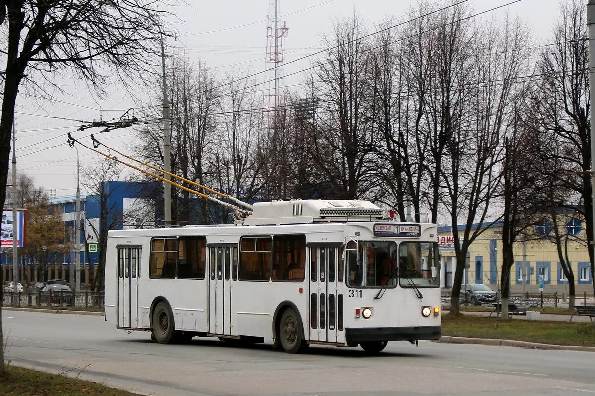 Маршрут троллейбуса 1 йошкар ола. ЗИУ 682 гм1 Йошкар-Ола. Троллейбус ЗИУ-682г Йошкар Ола. Троллейбус Йошкар-Ола ЗИУ 682гм1. ЗИУ-682гм троллейбус Йошкар Ола.