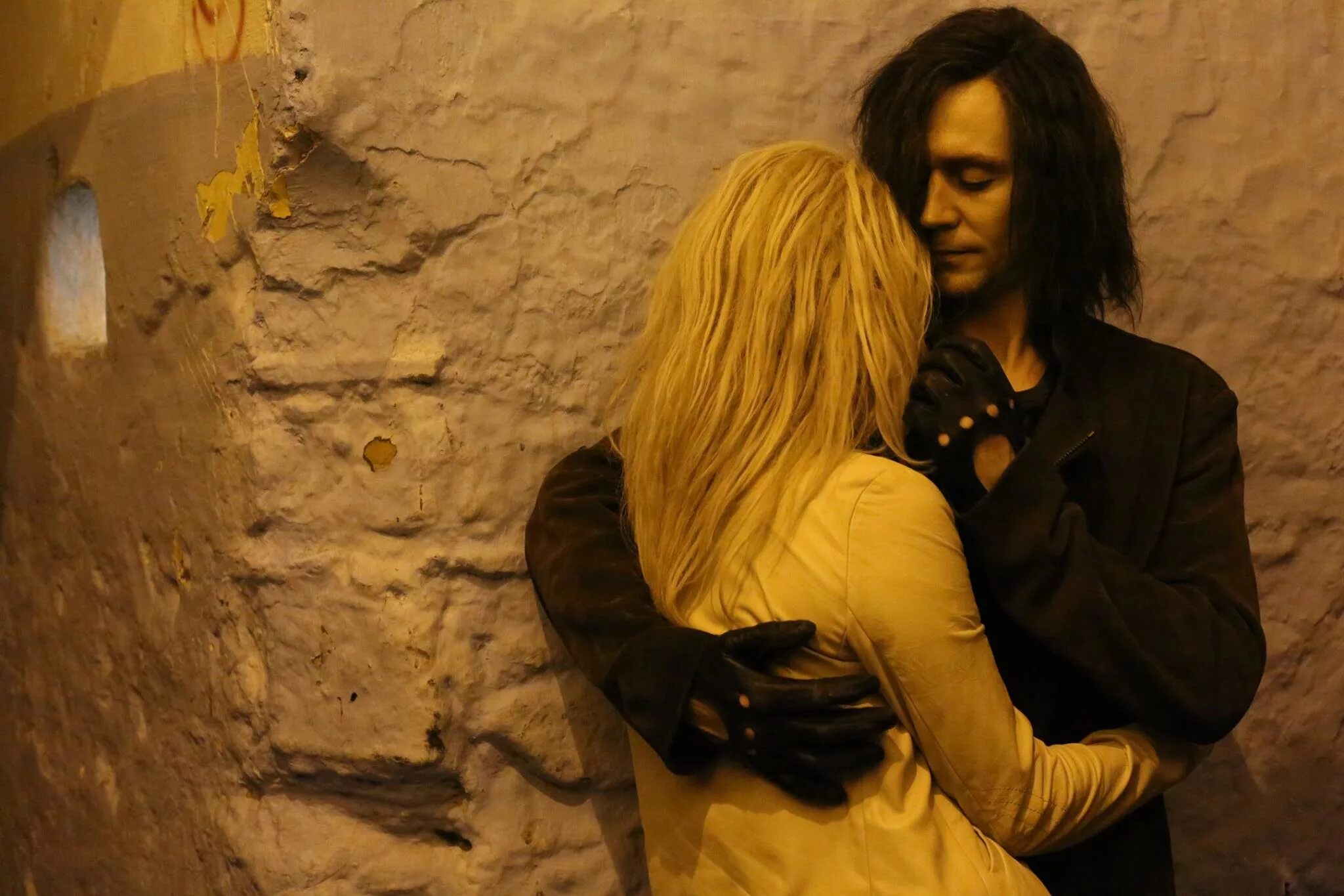 Eva only. 1. Выживут только любовники, 2013. Tom Hiddleston only lovers left Alive.