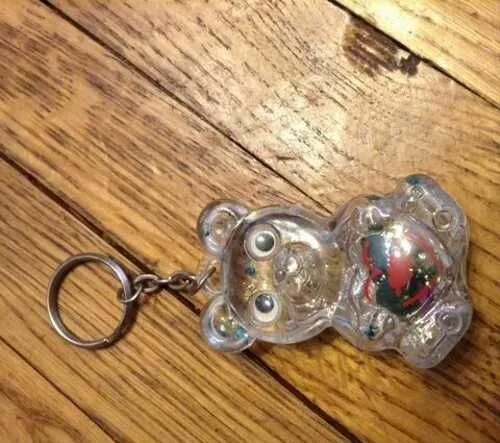 Брелок 90. Брелок ножик. Брелок с кнопками из 90. Брелок кинжал. Брелки 2000х годов.