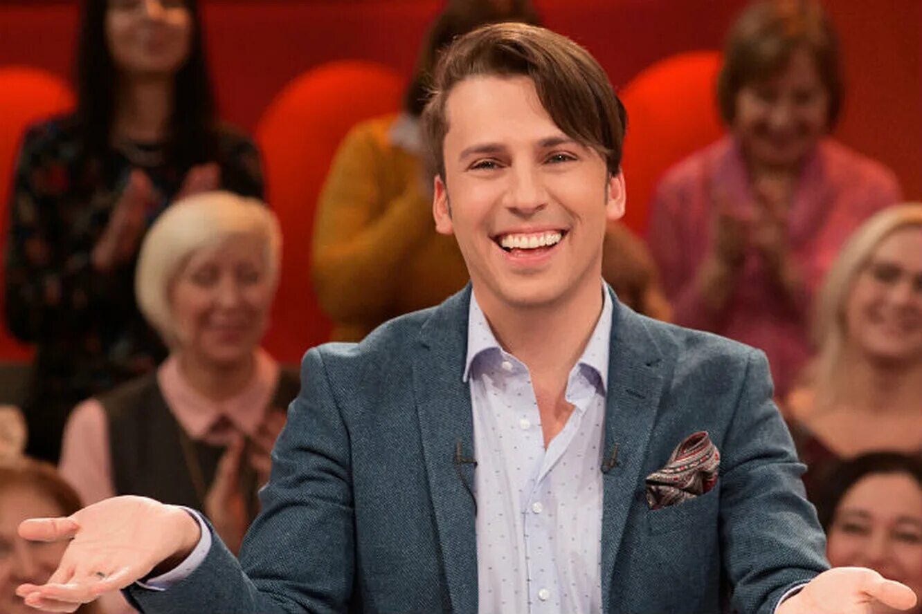 Максим галкин шоу лучше всех. Максим галкин шоу лучше всех. Максим галкин 2022. Сегодня вечером лучше всех. Галкин сейчас 2022.