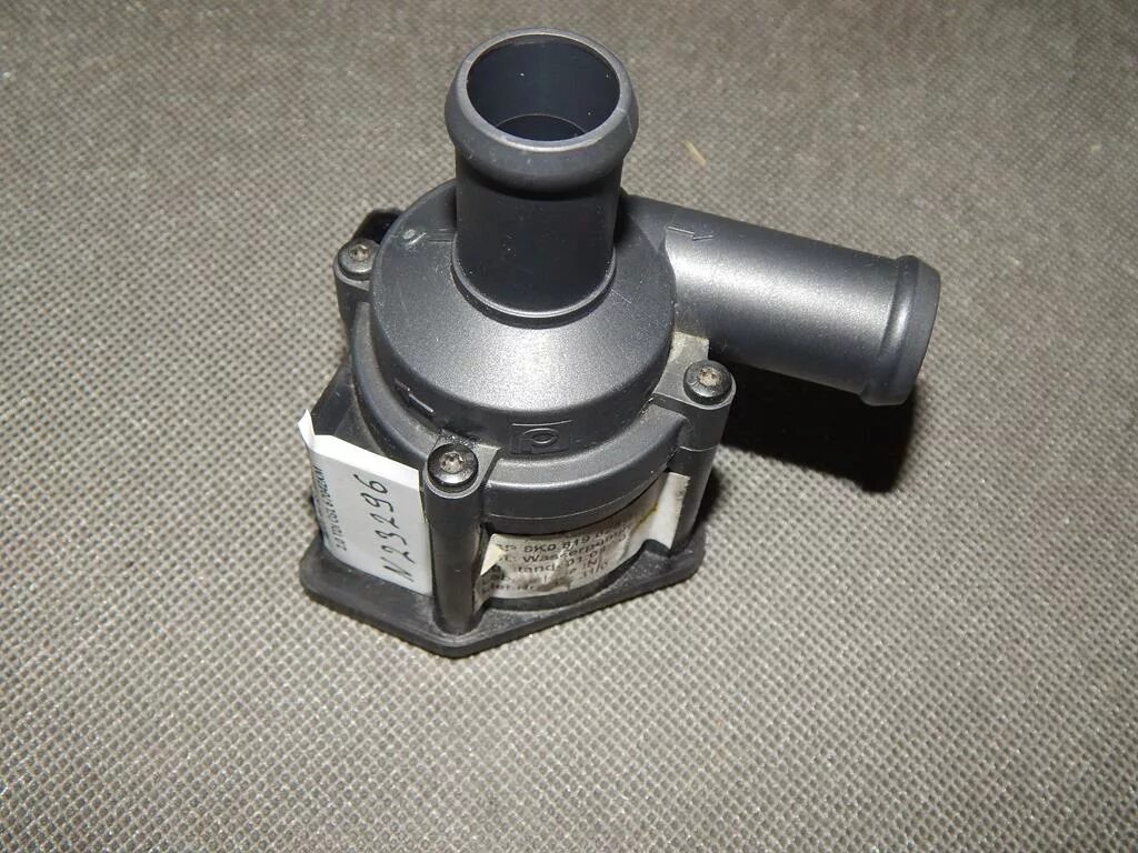 Насос отопителя бош 12 вольт. Бесщеточная водяная помпа лунфэй, 12v. Электрическая помпа бош 12 вольт. 3dci pad 12v. Дополнительный водяной насос ауди.