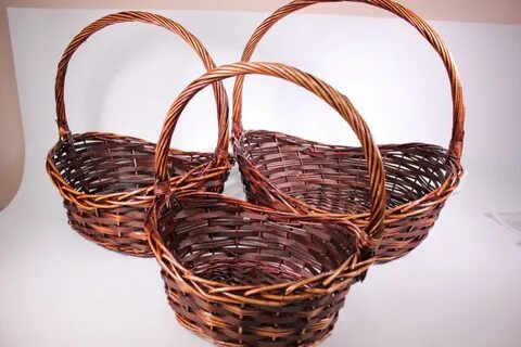 Бескаркасное плетение из ротанга корзины