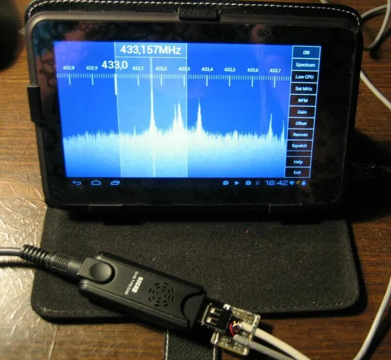 Sdr android. Сканер радиочастот SDR. SDR DVB t2 приёмник для андроид. RTL SDR Android. Широкополосный SDR радиосканер.