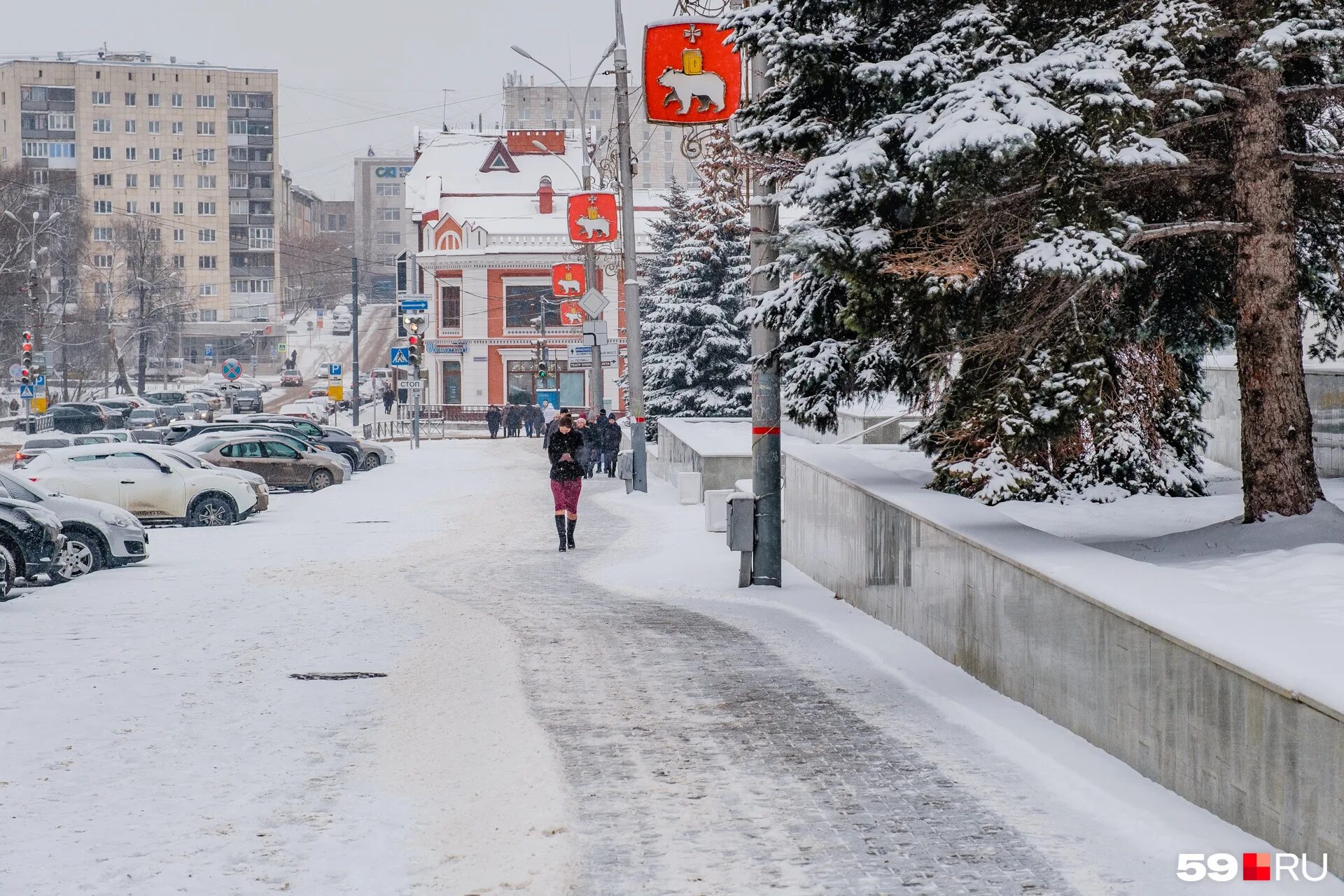 Погода города перми на 3 дня. Пермь Снежная Пермь 1. Снег в Перми. Снегопад в Перми. Заснеженная Пермь.