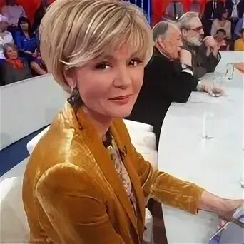 Меньшова стрижки - фотосток PhotoPrague.ru