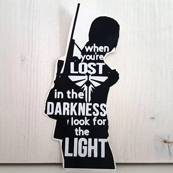 Lost in darkness. Цикада the last of us look for the Light. Look for the Light the last of us. Знак цикад the last of us. The last of us цитаты.