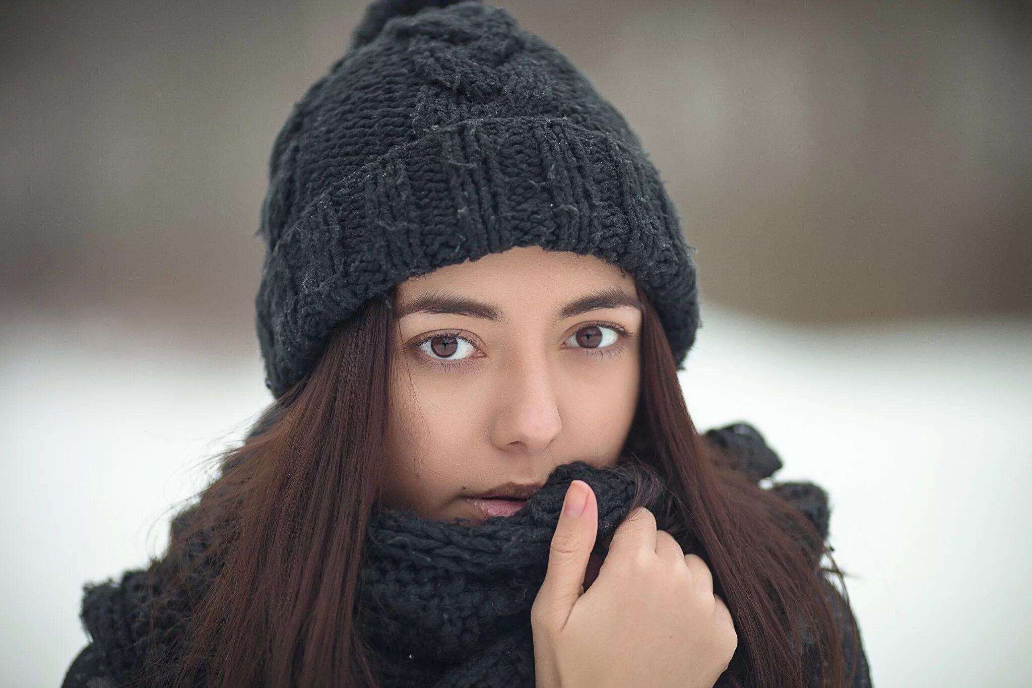 Девушка в шапке. Зимняя шапка. Девушка в зимней шапке. Красивая девушка в шапке. Facing hats