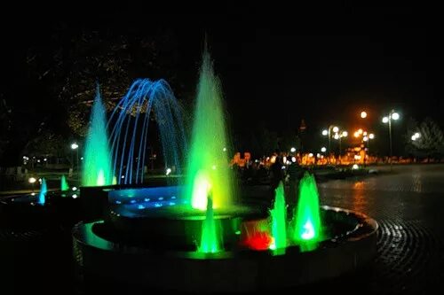 усть лабинск парк фонтан. город усть-лабинск краснодарский. фонтан усть-лабинск. вода усть лабинск. новый фонтан в усть лабинске.