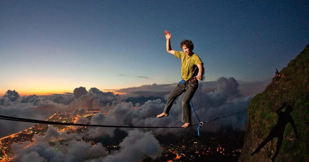 невероятная способность. смелый человек. сергей пляшечко йога. необычные селфи. дилан вернер йога.