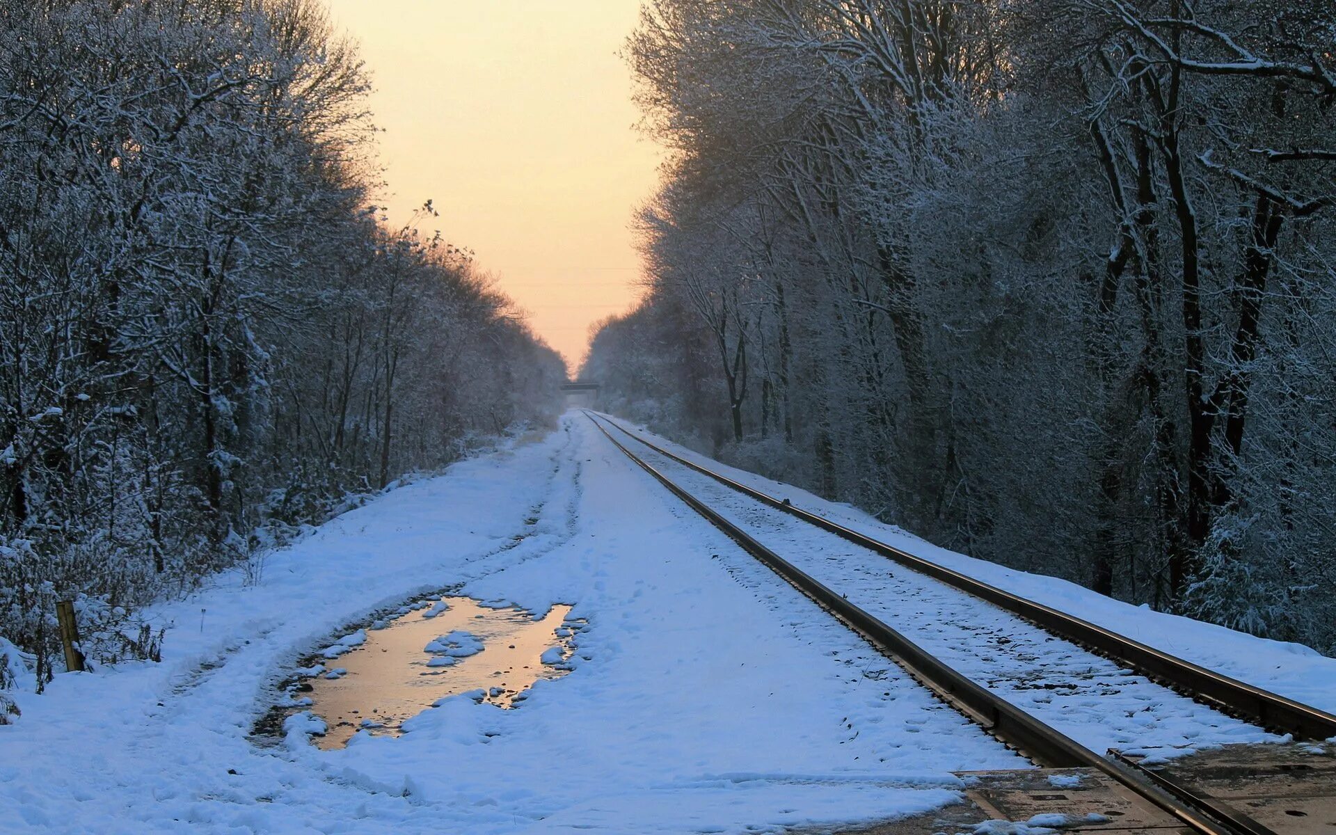 Снег железная дорога