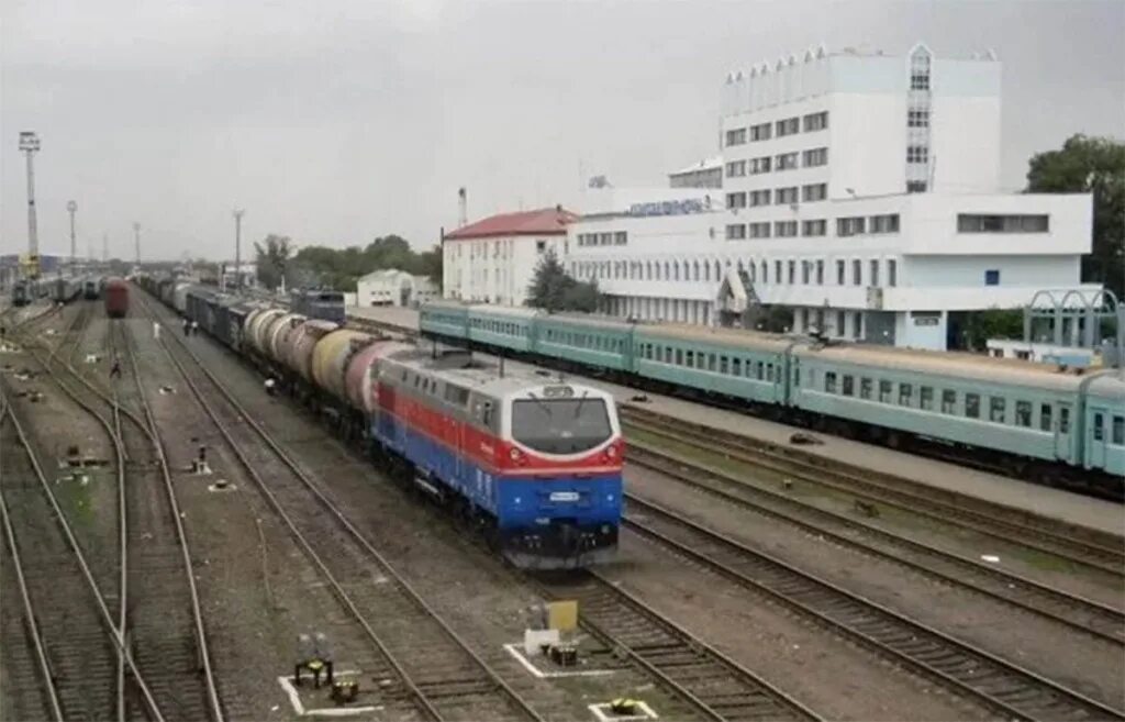 уральск жд вокзал 2022г. жд актюбинск. жд актюбинск. жд станция актобе. железнодорожный вокзал г.