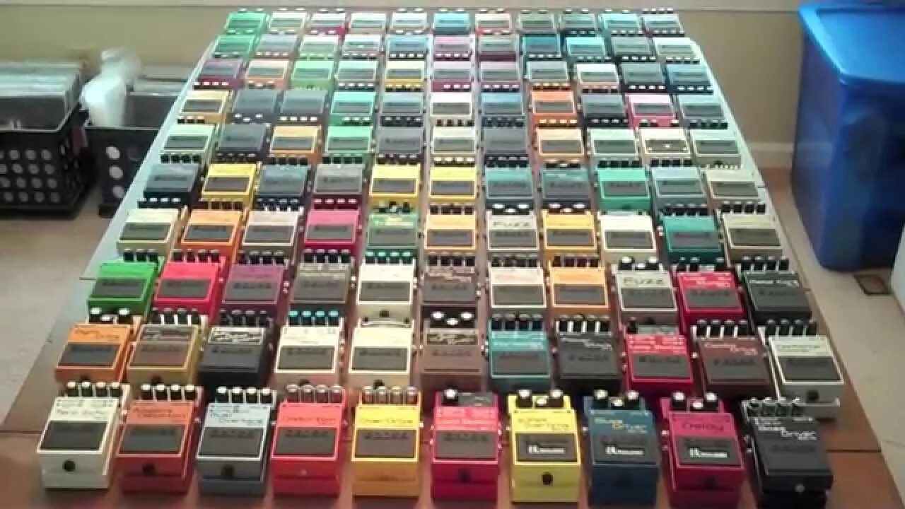 Boss dm-1. Педаль boss форм фактор. Boss pedal 40 anniversary. Босс компакт. Boss педали эффектов.