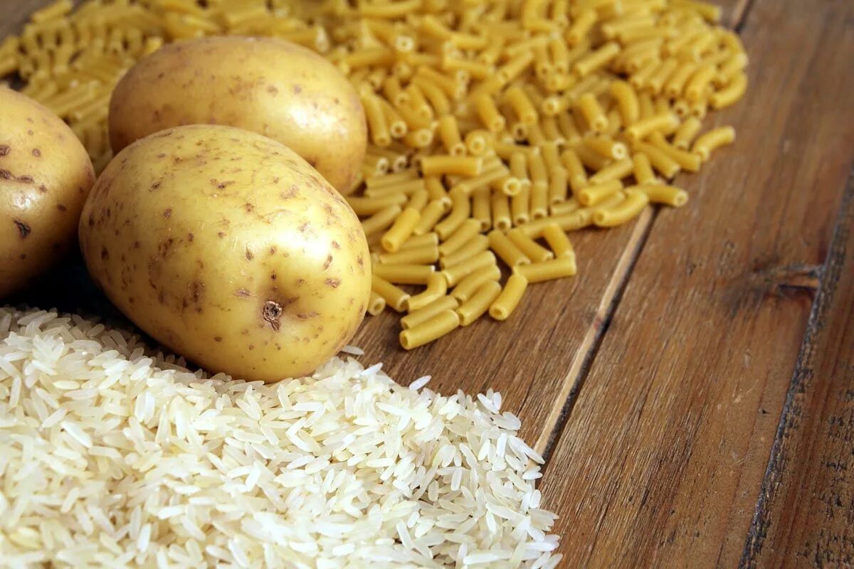 Rice potato. Рис и картофель. Картофель с макаронами. Картошка рис макароны. Рис с картошкой.