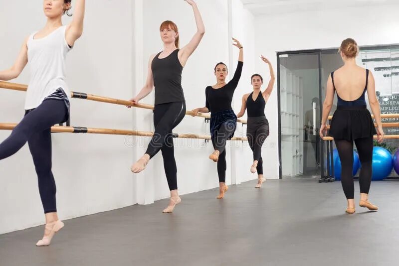 Балетная гимнастика для мальчиков. Классический танец в балете. Ballet training. Хореография классическое направление. Хореография мальчики.