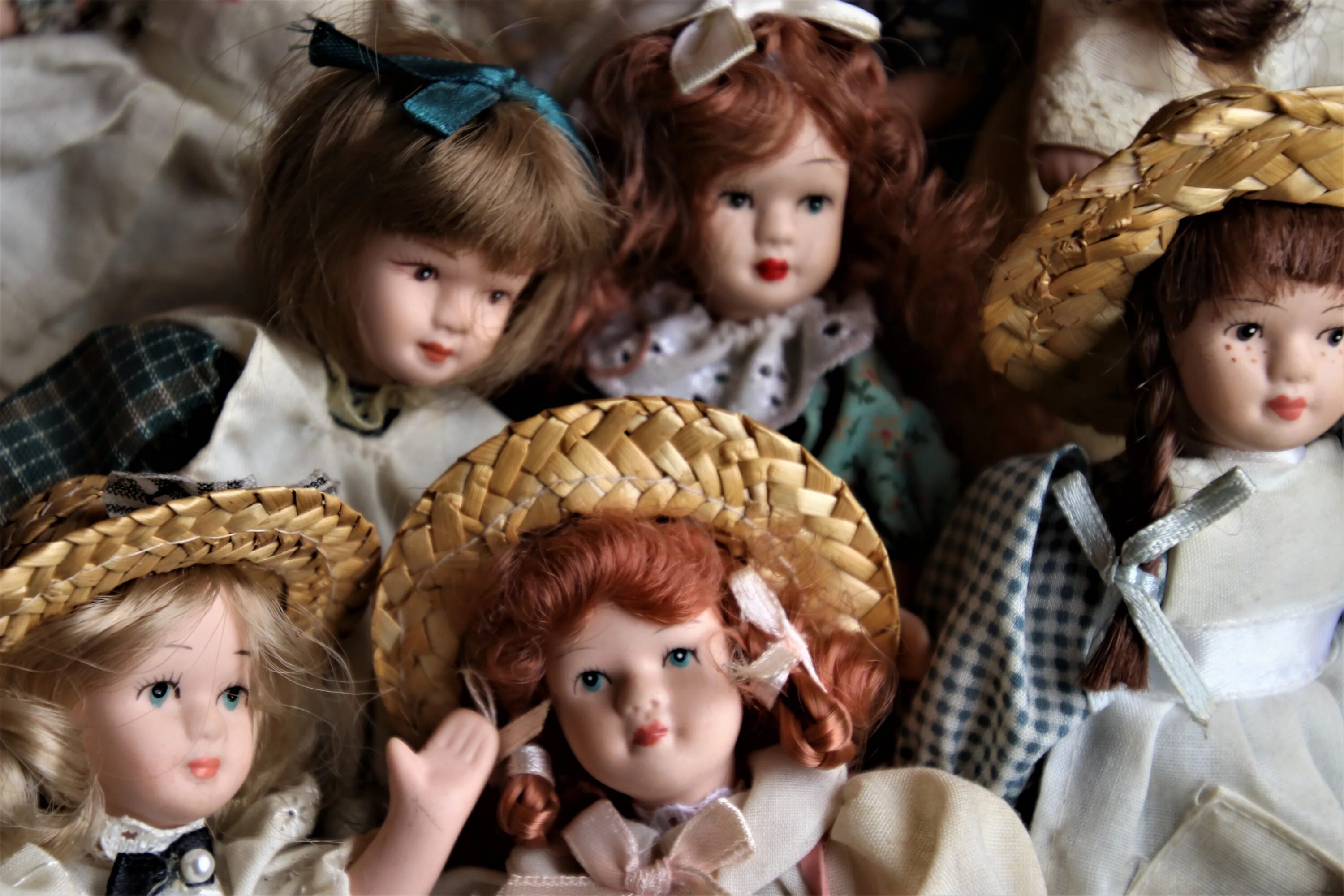 The dolls. Куклы порцелан Доллс. Кукла фарфоровая. Красивые фарфоровые куклы. Самые красивые фарфоровые куклы.