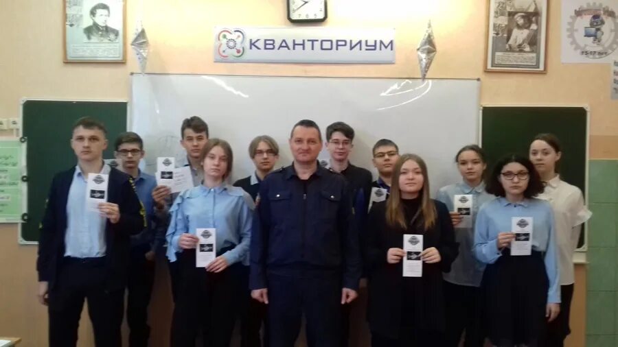 Учителя золотухинской средней школы. Учителя золотухинской средней школы. Свободинская средняя школа. Свободинский техникум. Класс истории в школе.